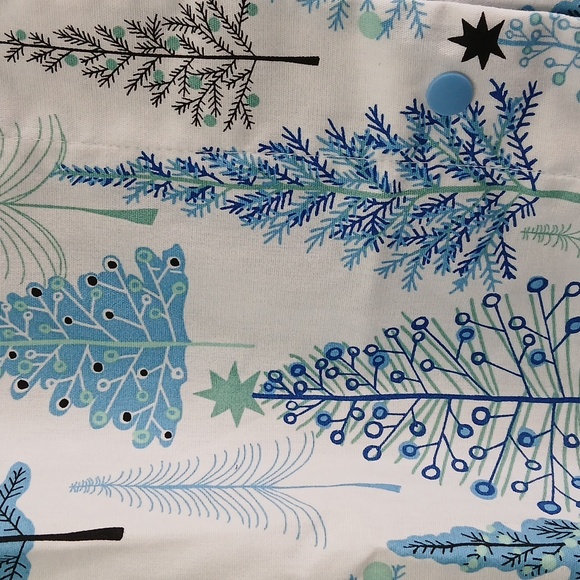 Butter-Soft Originals Holiday Frost Print Women's 3-Pocket Scrub Jacket 3x - Picture 4 of 7